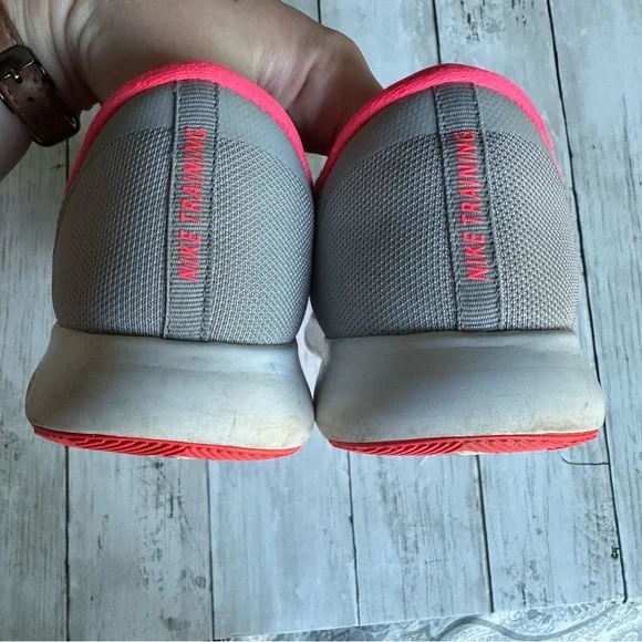 PREOWNED NIKE FLEX TRAINING SNEAKERS 898479-006 SIZE 9.5 PINK GREY - Picture 2 of 5